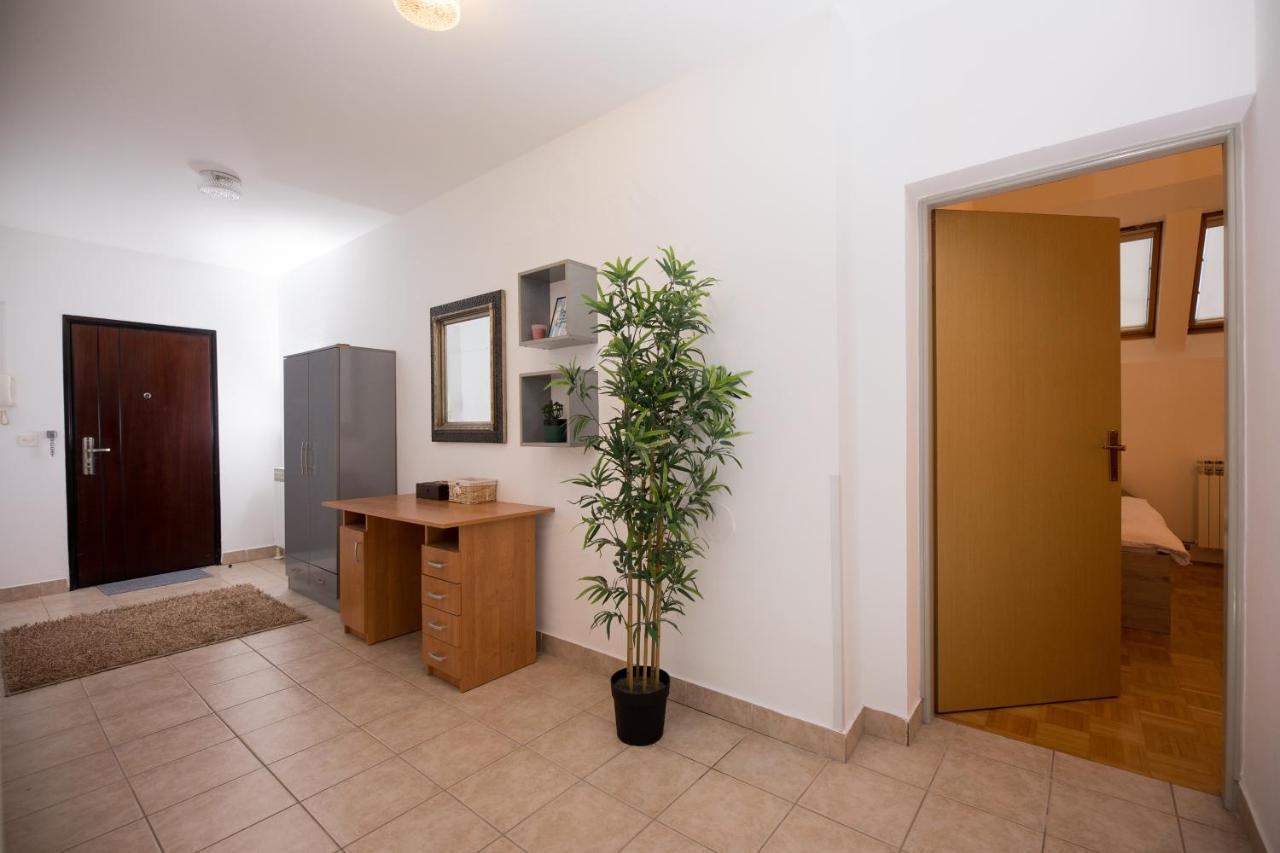 Apartman Ana Apartamento Osijek Exterior foto